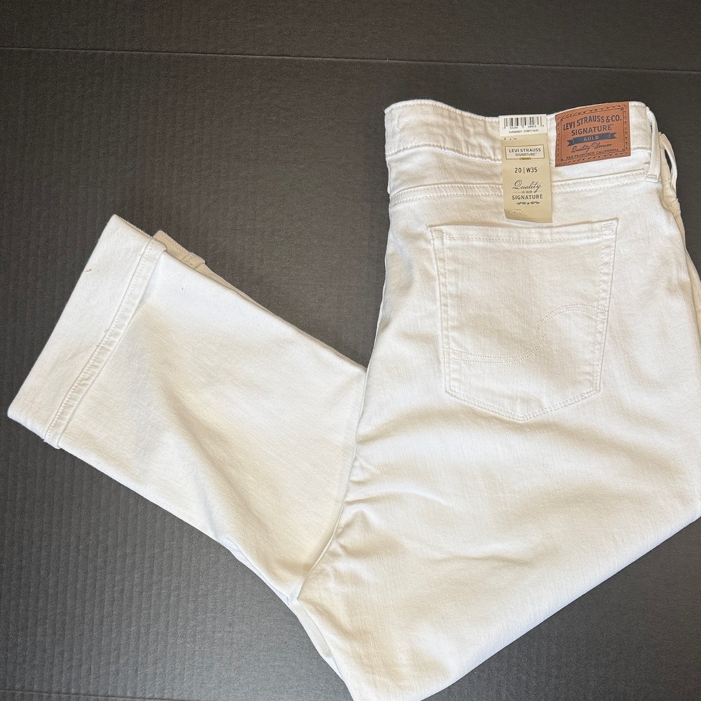 Levi's women’s Straight White Jeans